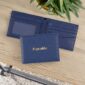 Portefeuille homme Papa Chéri en bleu marine, en polyuréthane, avec multiples compartiments pour cartes, billets et pièces. cadeau pratique et élégant pour homme